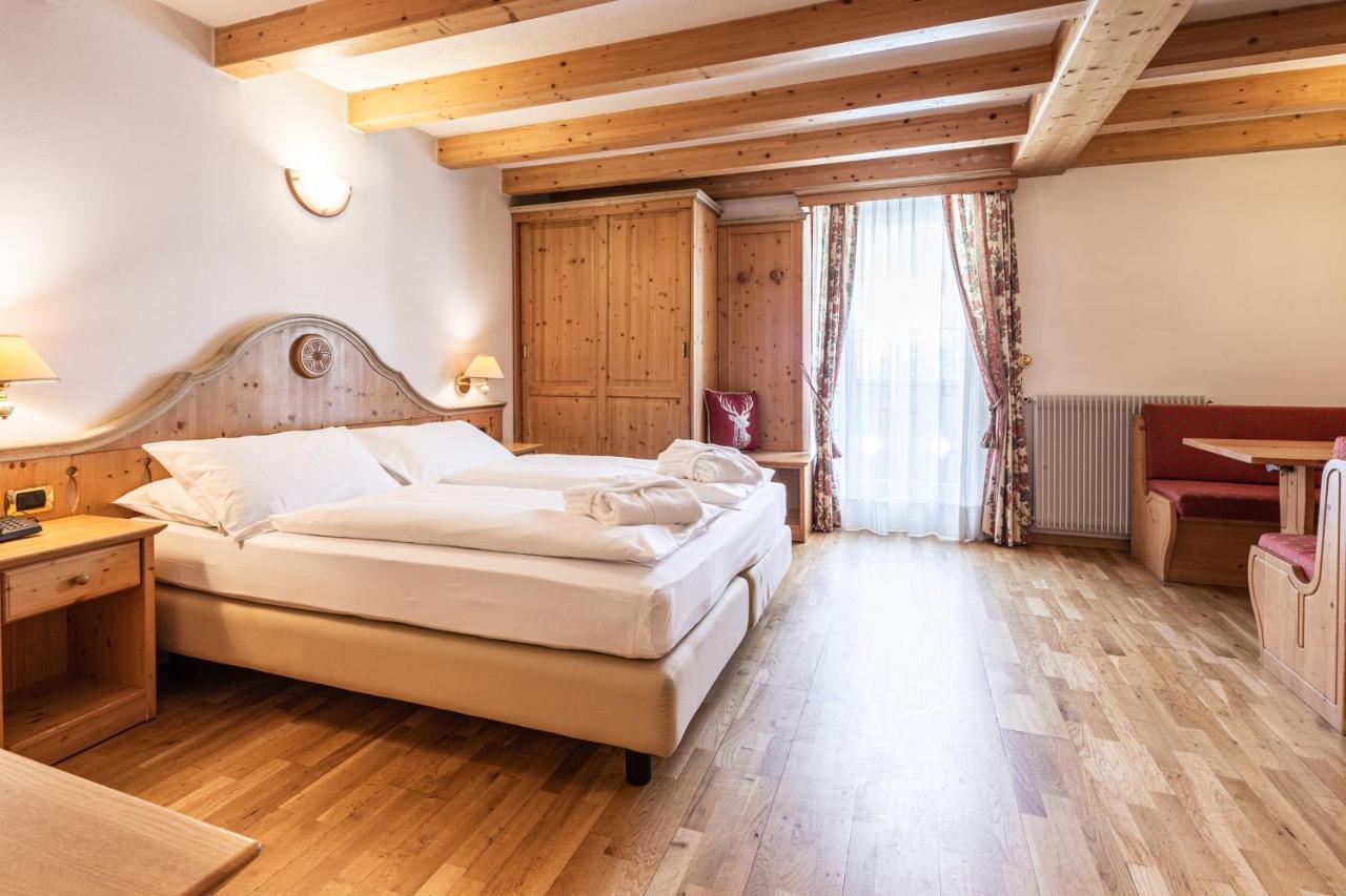 Hotel Soreghes Gran Chalet كامبيتيلو دي فاسا المظهر الخارجي الصورة