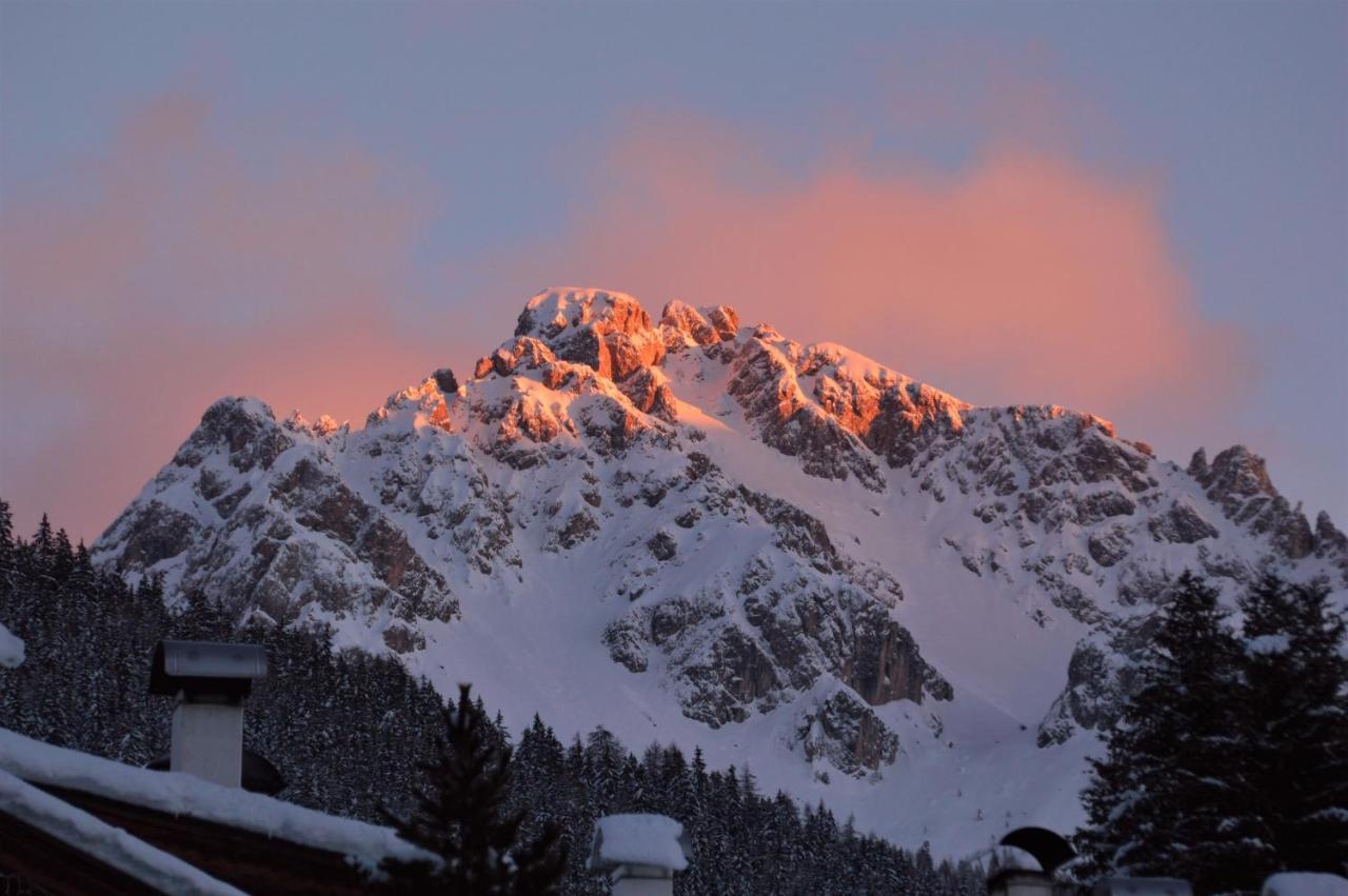 Hotel Soreghes Gran Chalet كامبيتيلو دي فاسا المظهر الخارجي الصورة
