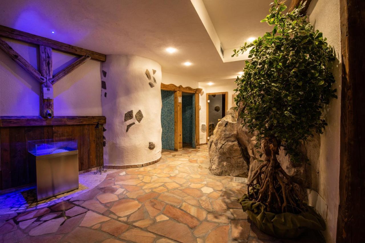 Hotel Soreghes Gran Chalet كامبيتيلو دي فاسا المظهر الخارجي الصورة