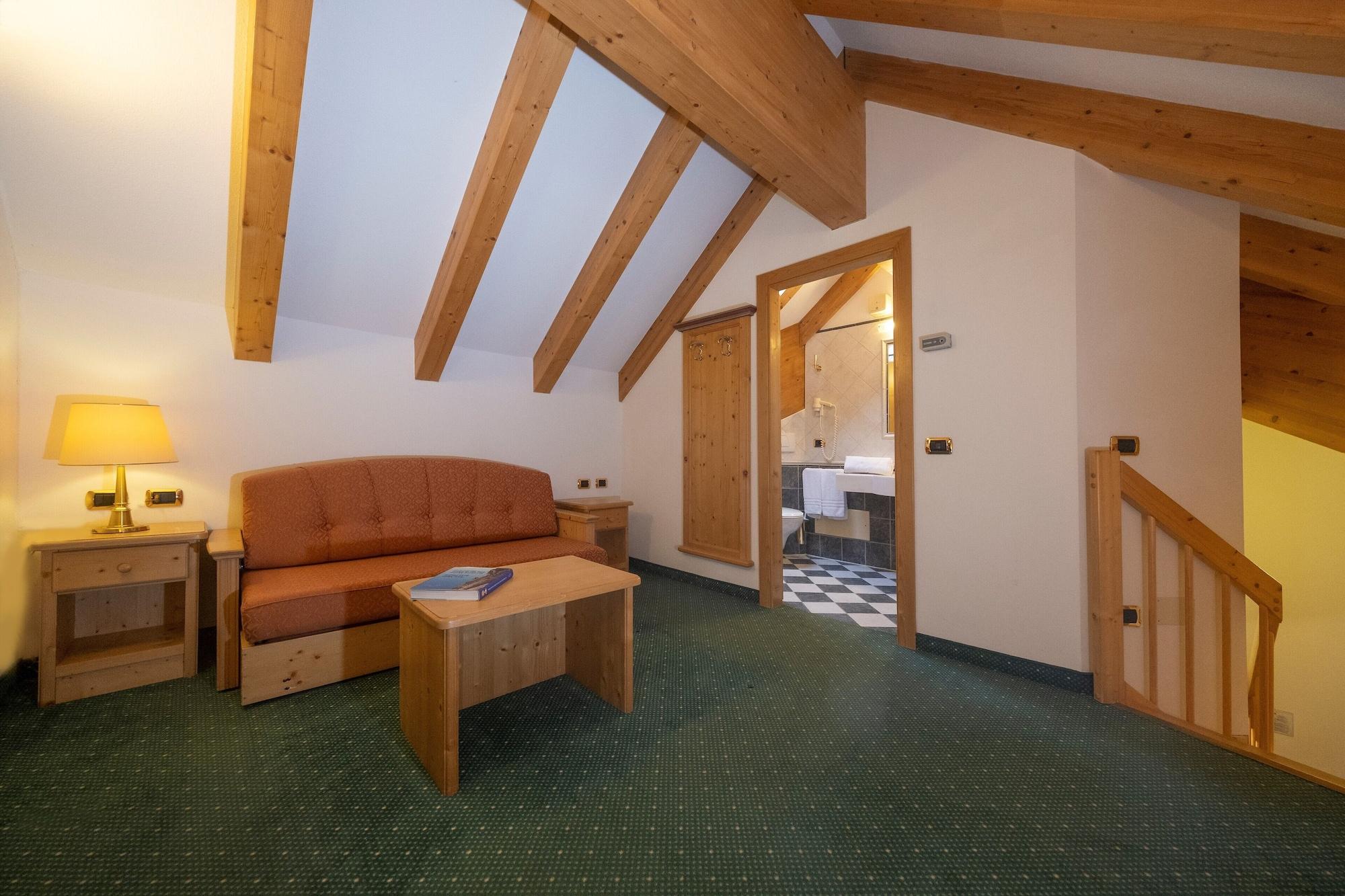 Hotel Soreghes Gran Chalet كامبيتيلو دي فاسا المظهر الخارجي الصورة
