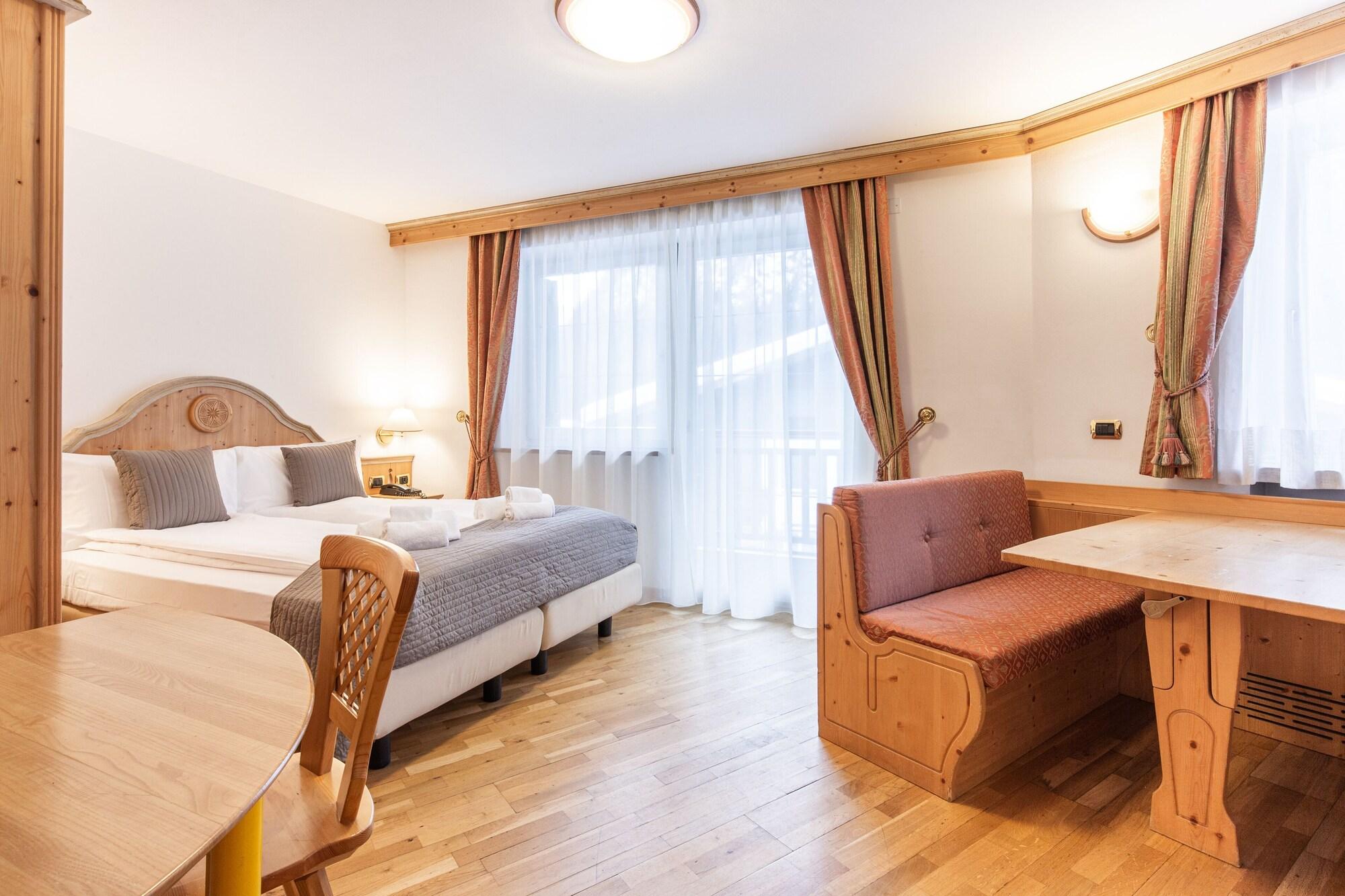 Hotel Soreghes Gran Chalet كامبيتيلو دي فاسا المظهر الخارجي الصورة