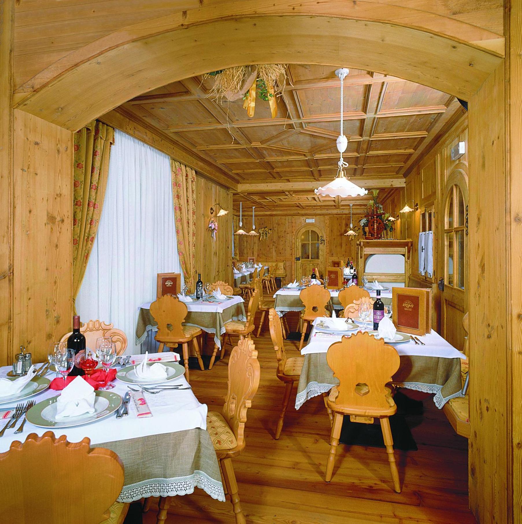 Hotel Soreghes Gran Chalet كامبيتيلو دي فاسا المظهر الخارجي الصورة
