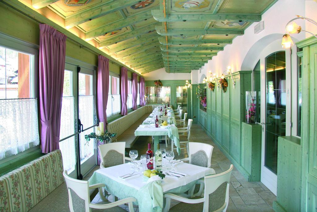 Hotel Soreghes Gran Chalet كامبيتيلو دي فاسا المظهر الخارجي الصورة