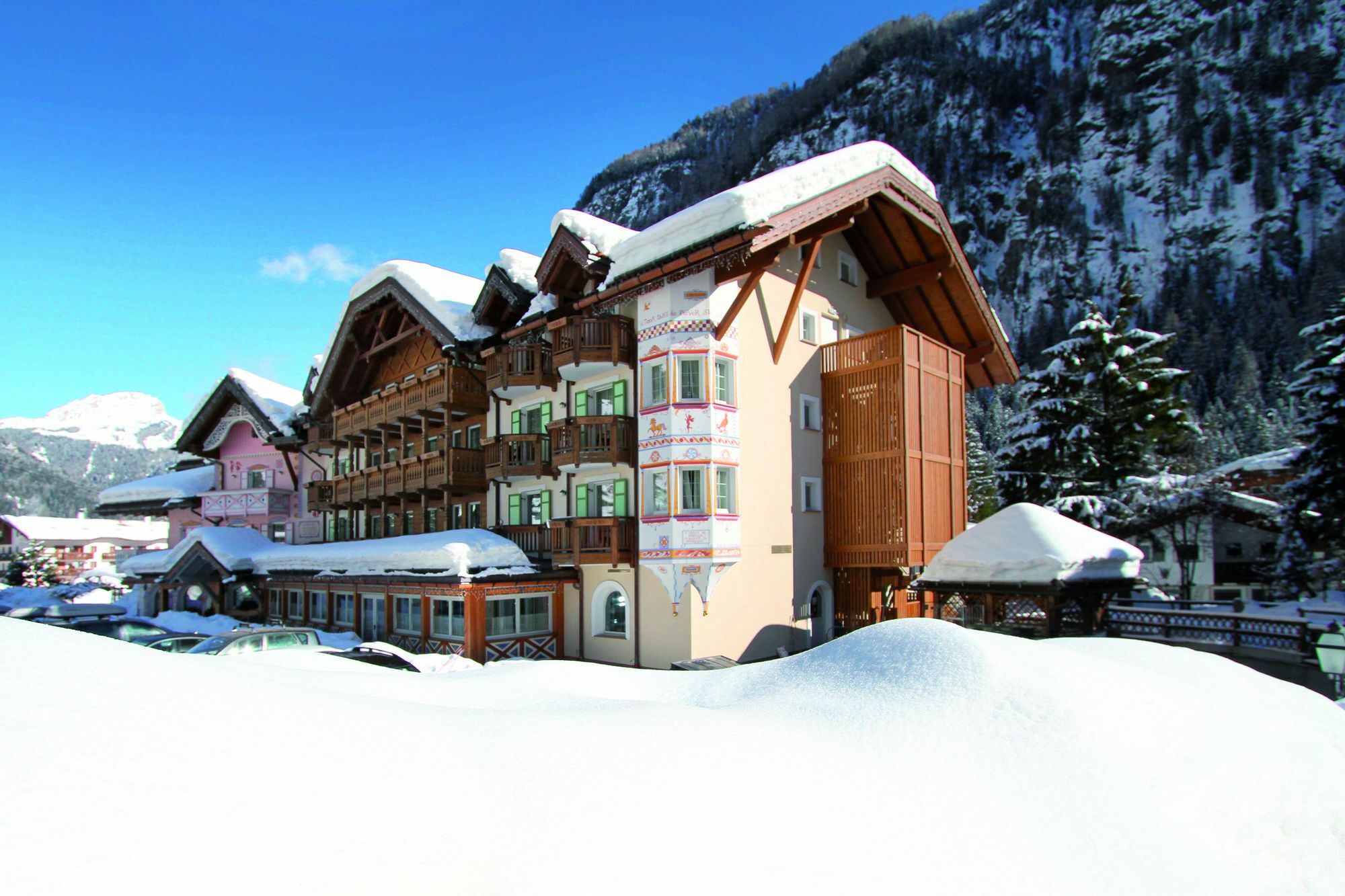 Hotel Soreghes Gran Chalet كامبيتيلو دي فاسا المظهر الخارجي الصورة